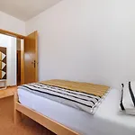 Haustierfreundliches Nur 470 Meter Zum Mit Babybett Und Hochstuhl ポヴィレ