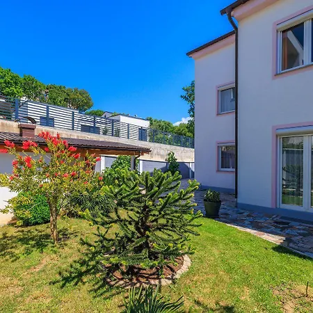 アパート Haustierfreundliches Nur 470 Meter Zum Mit Babybett Und Hochstuhl ポヴィレ