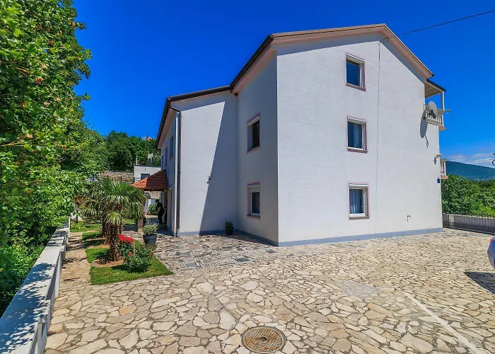 Haustierfreundliches Nur 470 Meter Zum Mit Babybett Und Hochstuhl Apartamento Povile