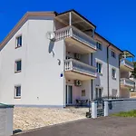 아파트 Haustierfreundliches Nur 470 Meter Zum Mit Babybett Und Hochstuhl 포빌레