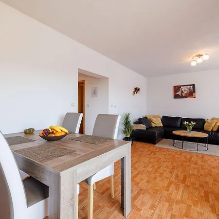 Haustierfreundliches Nur 470 Meter Zum Mit Babybett Und Hochstuhl Apartment *