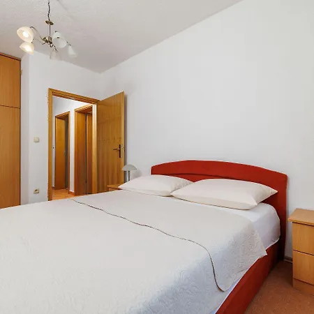 Haustierfreundliches Nur 470 Meter Zum Mit Babybett Und Hochstuhl Povile